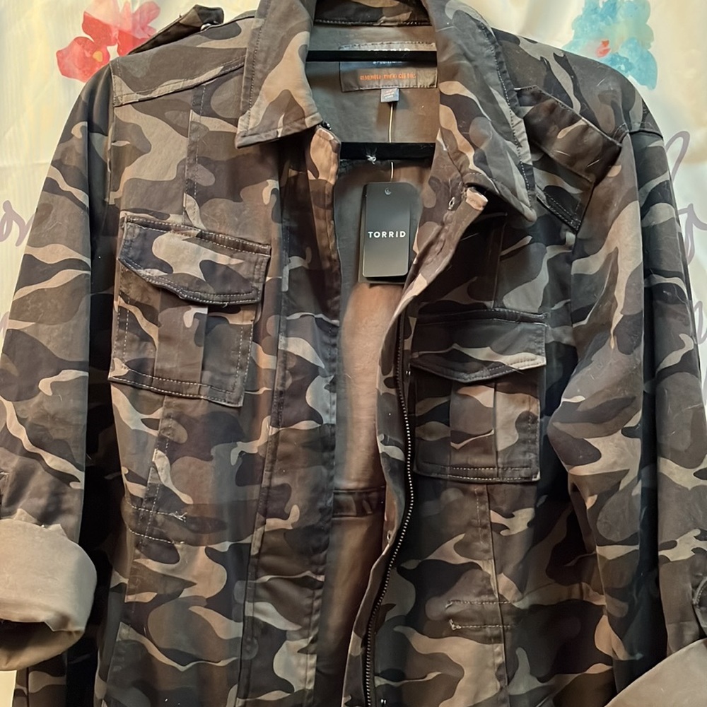 Torrid Twill NWT Camo Anorak Jacket Size 00